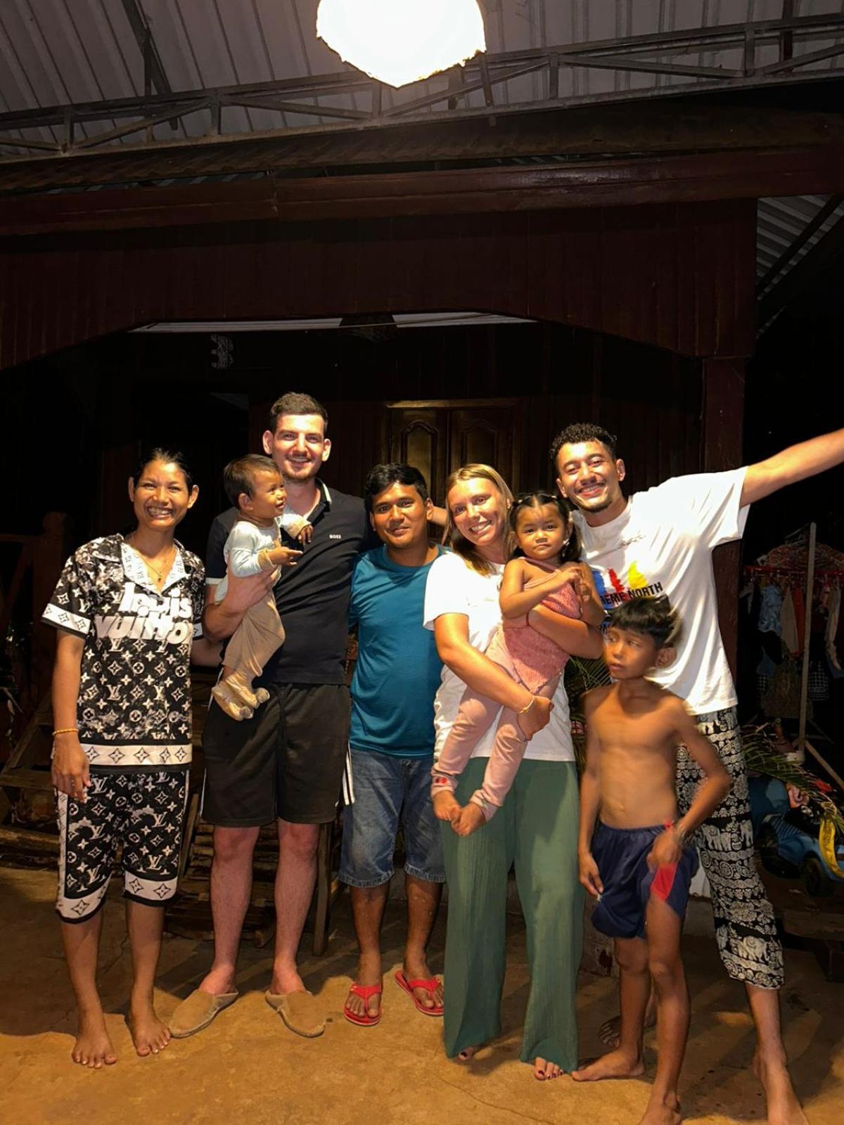 Bee Bee'S Chalets Home Stay And Trekking バンラング エクステリア 写真
