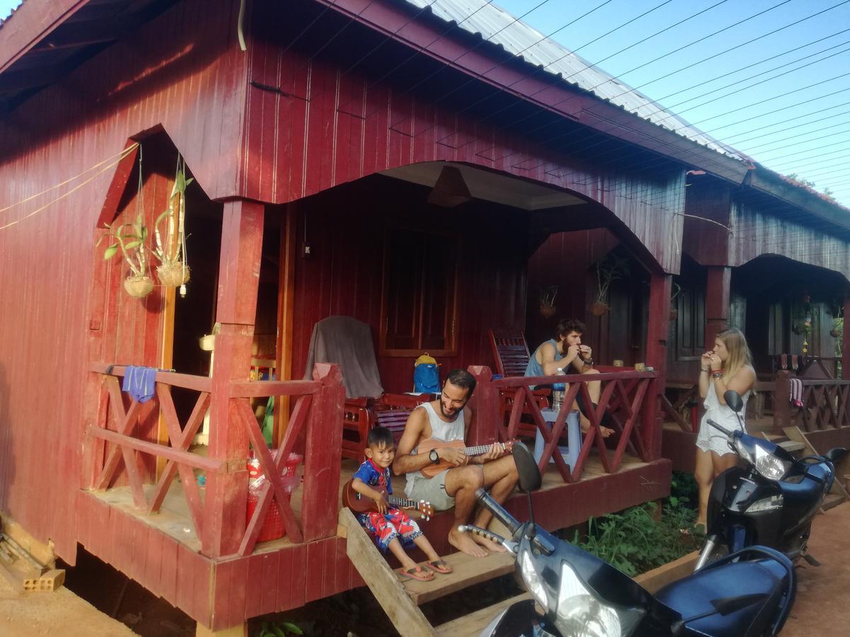Bee Bee'S Chalets Home Stay And Trekking バンラング エクステリア 写真